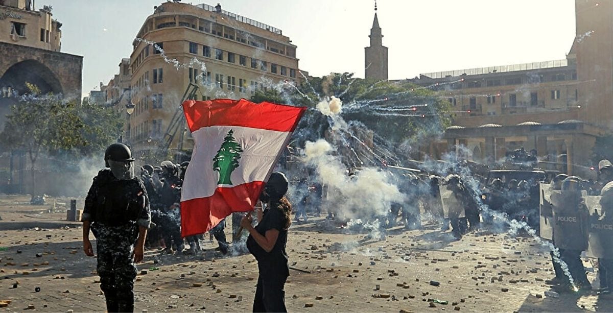 Protesters Break Into Ministry Of Transport And Public Works