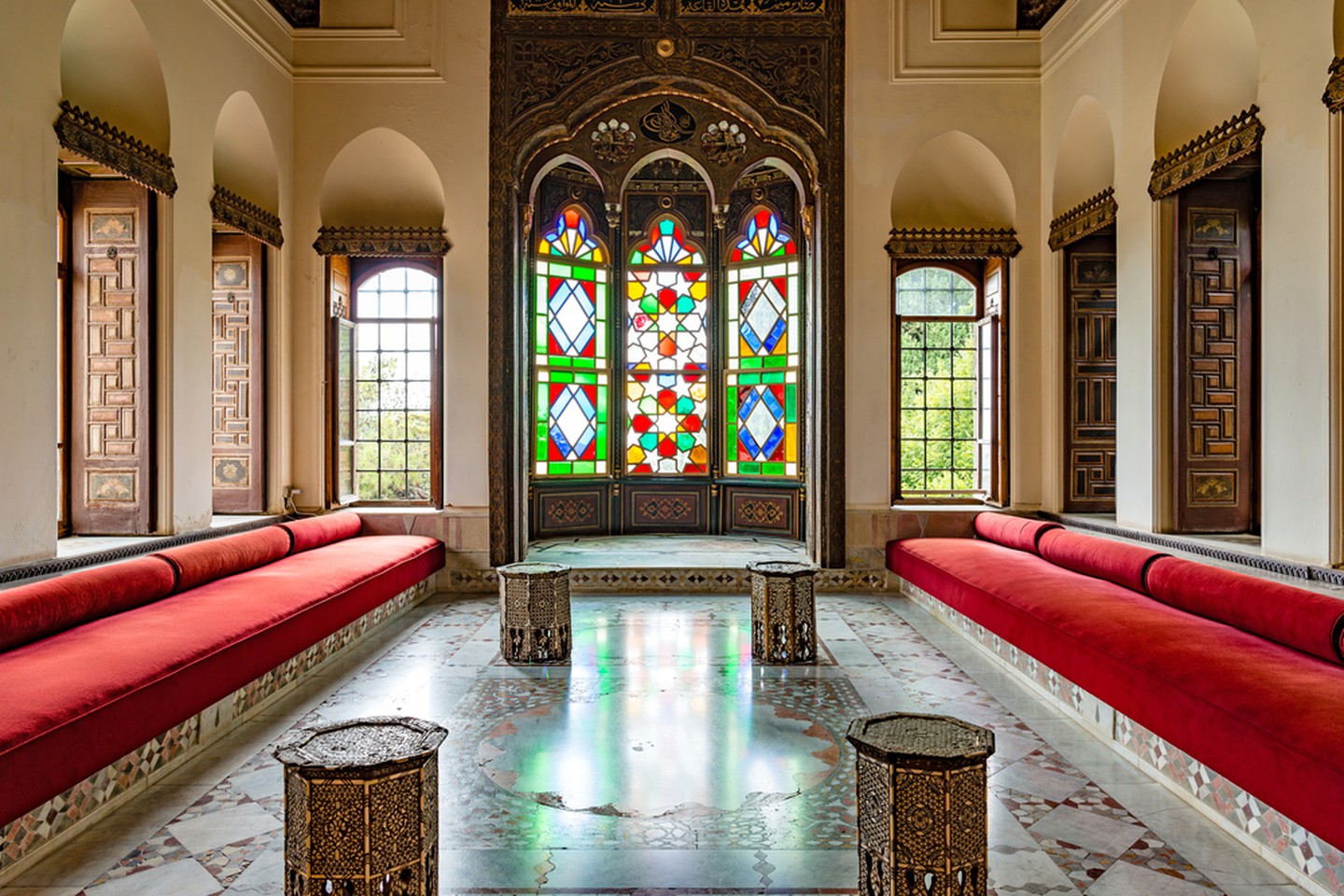 10+ Inside Looks At Lebanese Family Homes 8