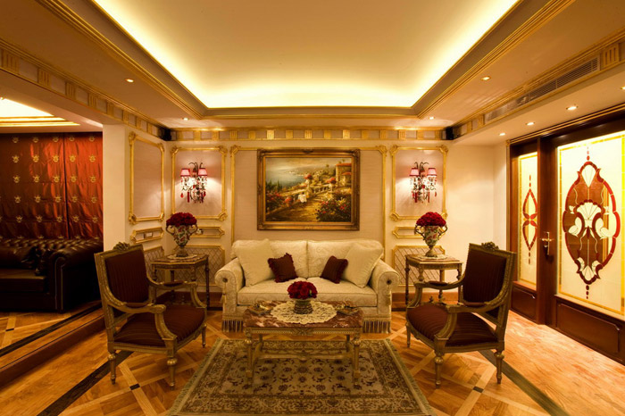 10+ Inside Looks At Lebanese Family Homes 11