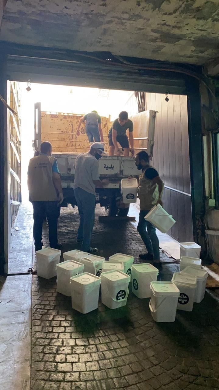 Cargo Plane From Canada Arrived With Enough Food To Feed Over 12,000 Lebanese People For 2 Weeks 5 Food donations being distributed