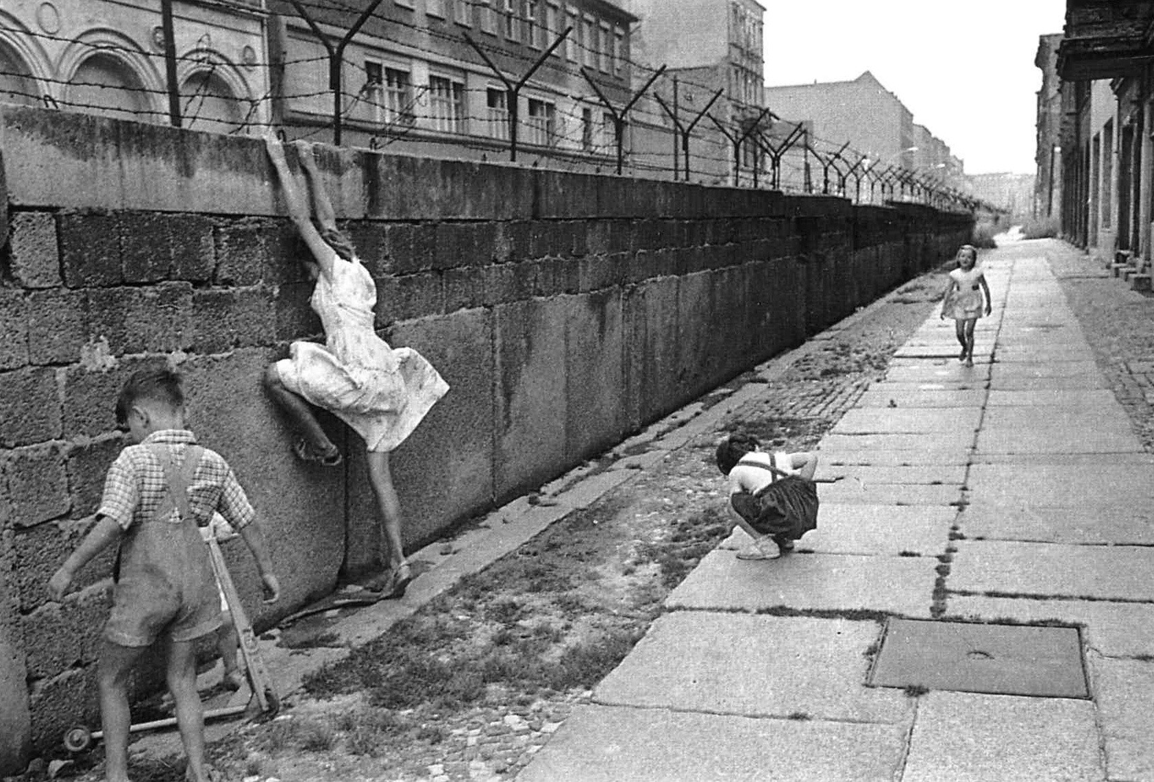 The Berlin Wall in its early form.