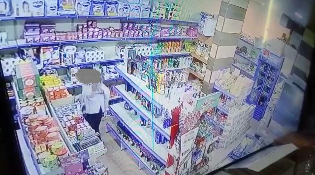 Petty Thefts By Women In Lebanese Mini-Market Caught On Camera (Video) 1