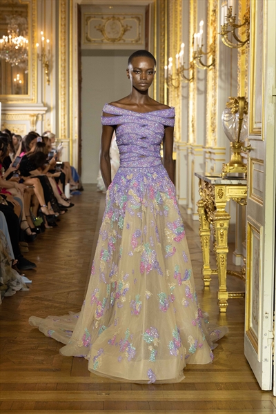 Tony Ward Unveiled A Stunning Flowing Collection For Fall-Winter 2022-2023