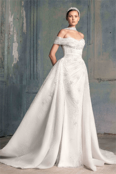 Check Out Tony Ward's Serene Bridal Collection For Fall 2023 4